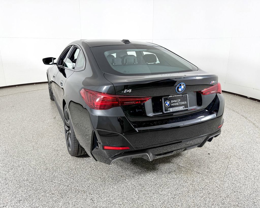 Thumbnail: 2025 BMW i4 - 15