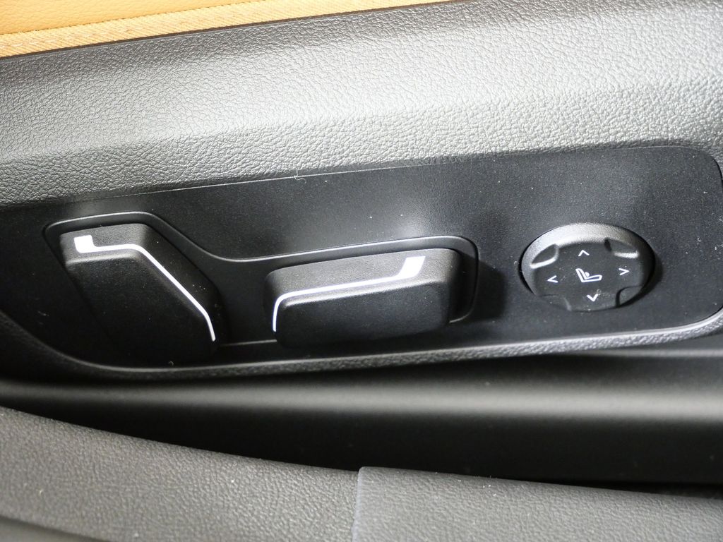 Thumbnail: 2026 BMW i4 - 22