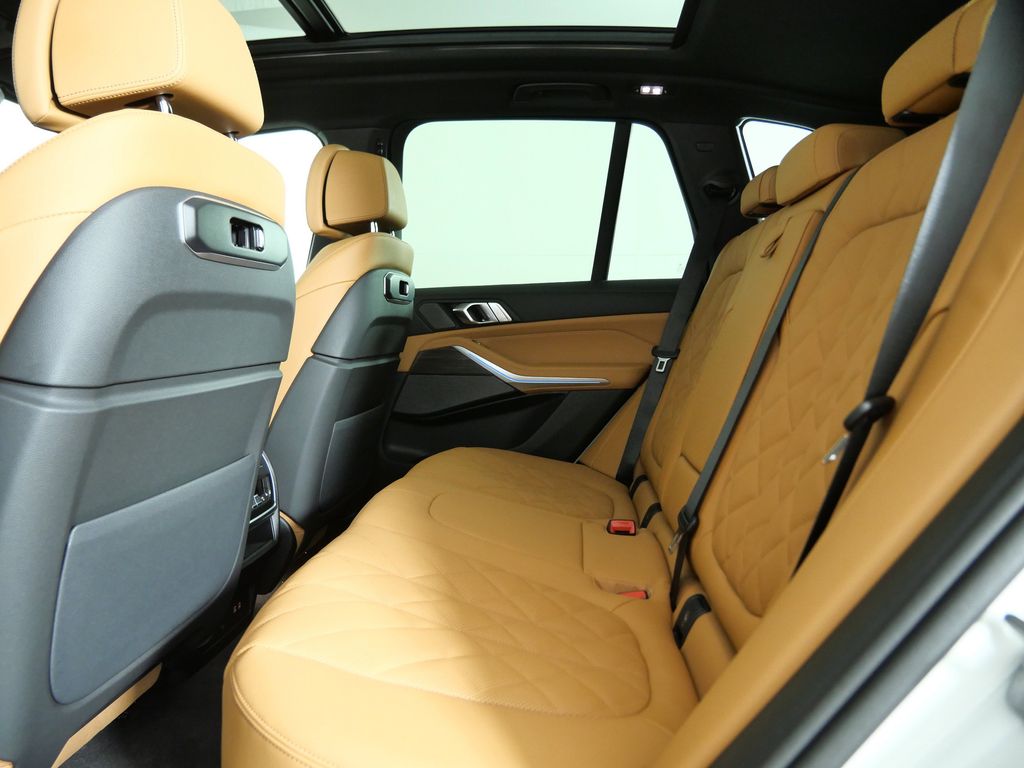 Thumbnail: 2026 BMW X5 - 24