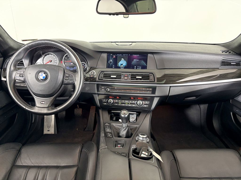 Thumbnail: 2013 BMW M5 - 9