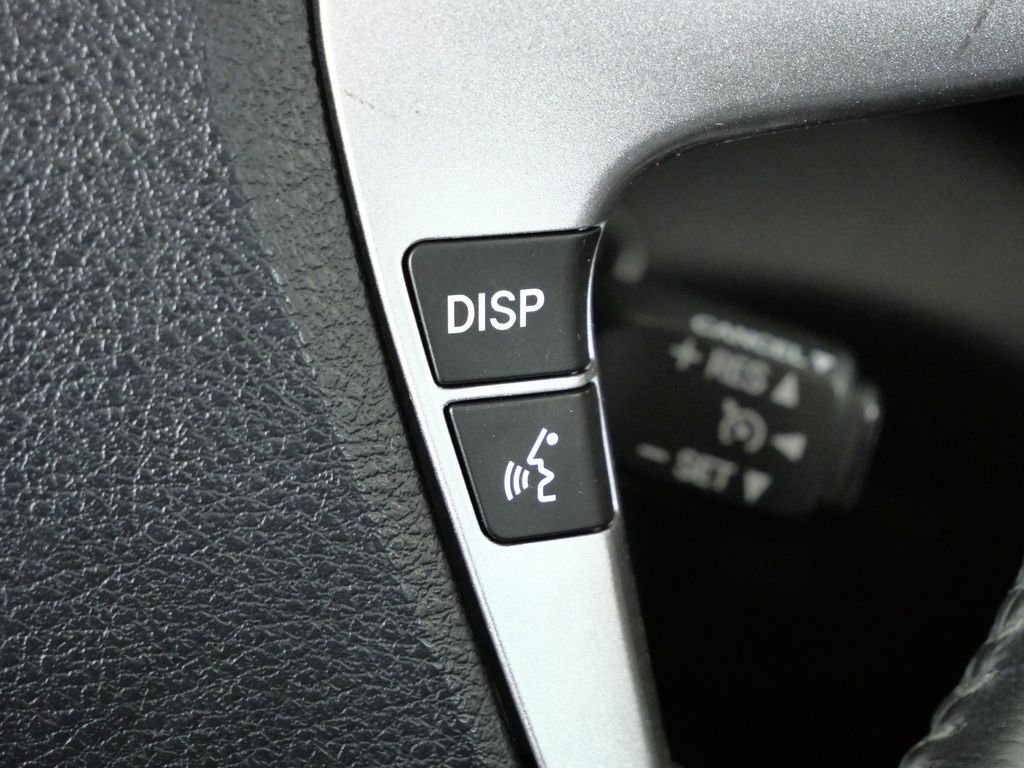 Thumbnail: 2011 Toyota Highlander - 39