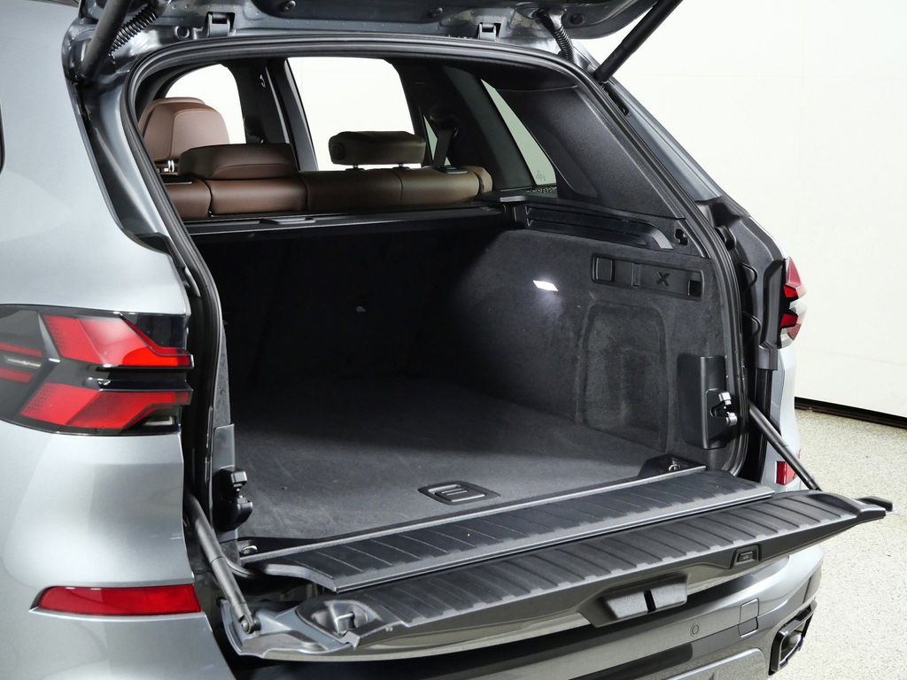 Thumbnail: 2026 BMW X5 - 29