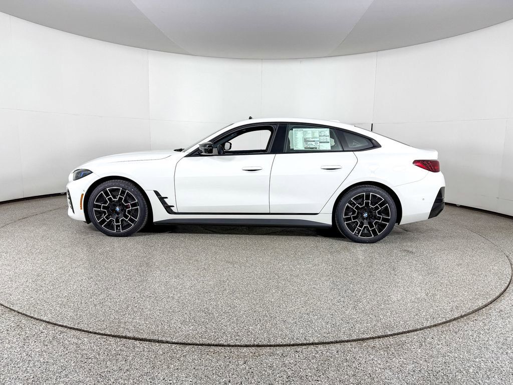 Thumbnail: 2025 BMW i4 - 13