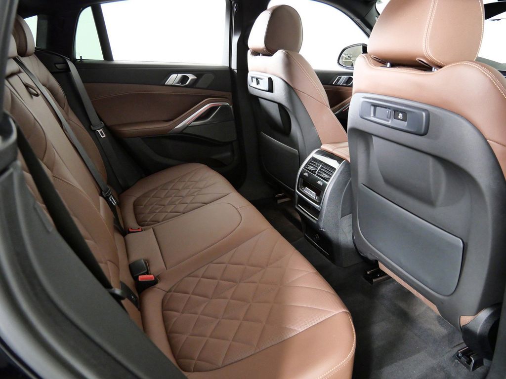 Thumbnail: 2023 BMW X6 - 30