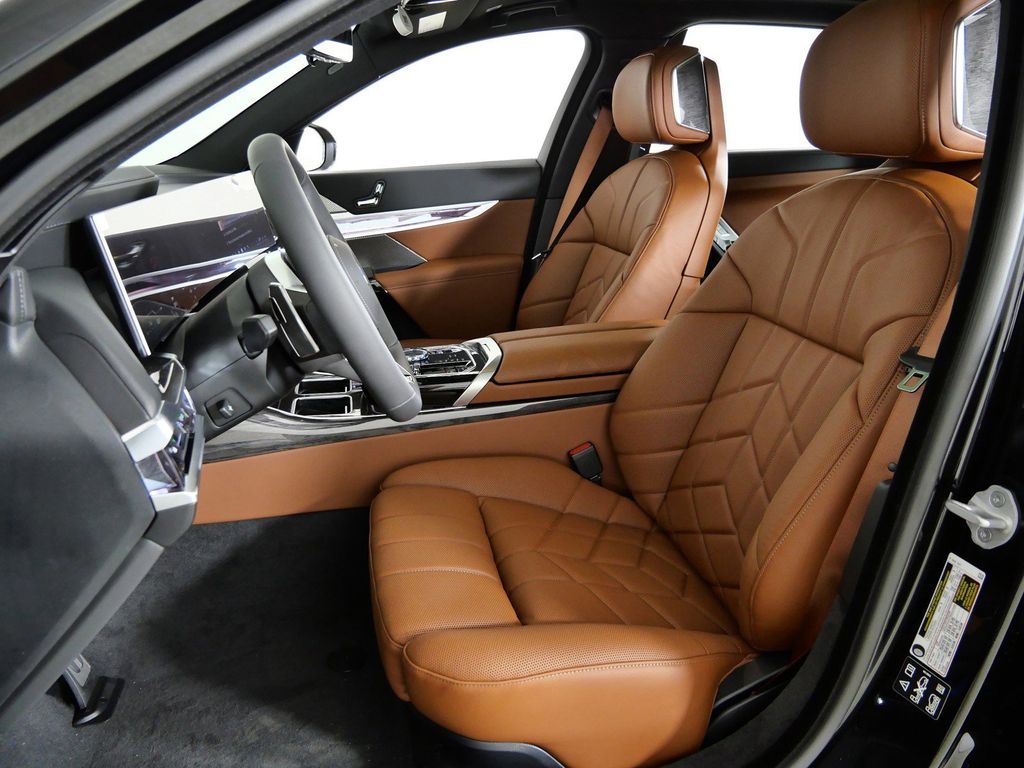 Thumbnail: 2026 BMW 7 Series - 35