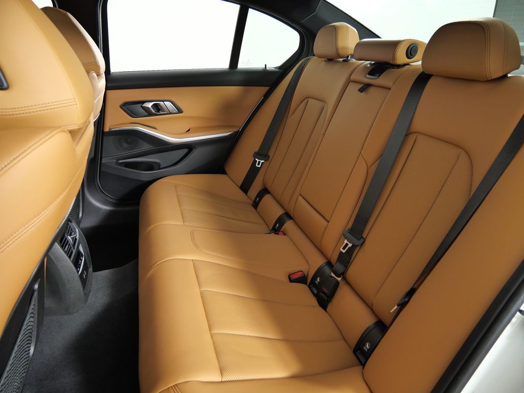 Thumbnail: 2023 BMW 3 Series - 35