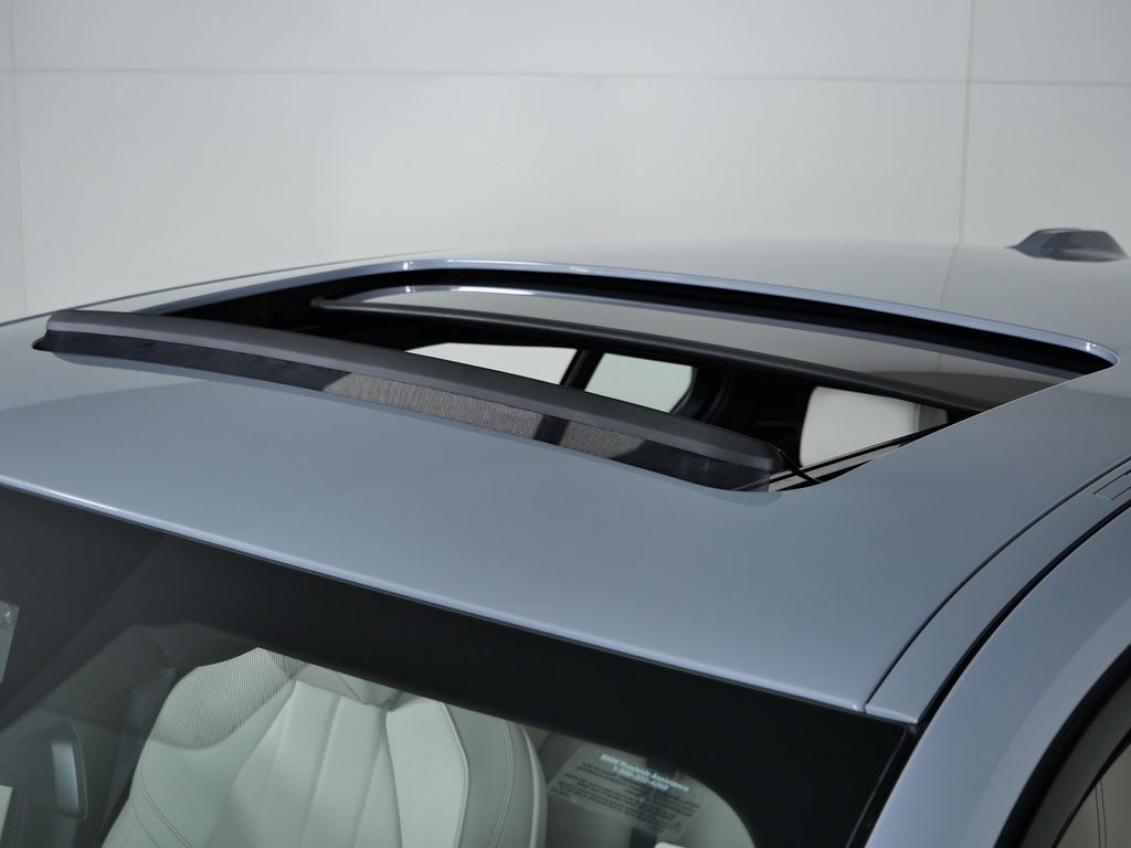 Thumbnail: 2026 BMW 5 Series - 18