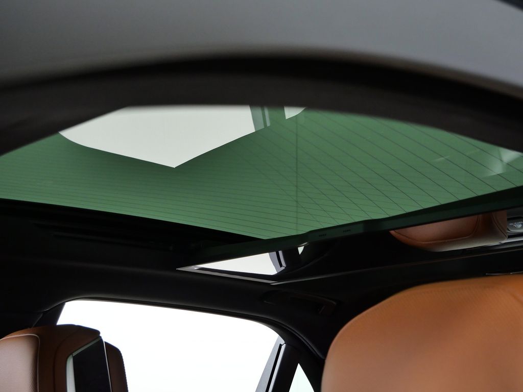 Thumbnail: 2026 BMW 7 Series - 19