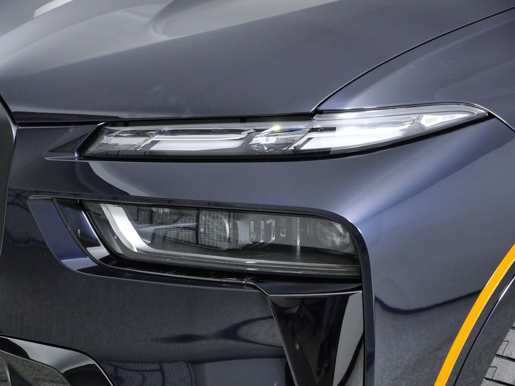 Thumbnail: 2026 BMW X7 - 3