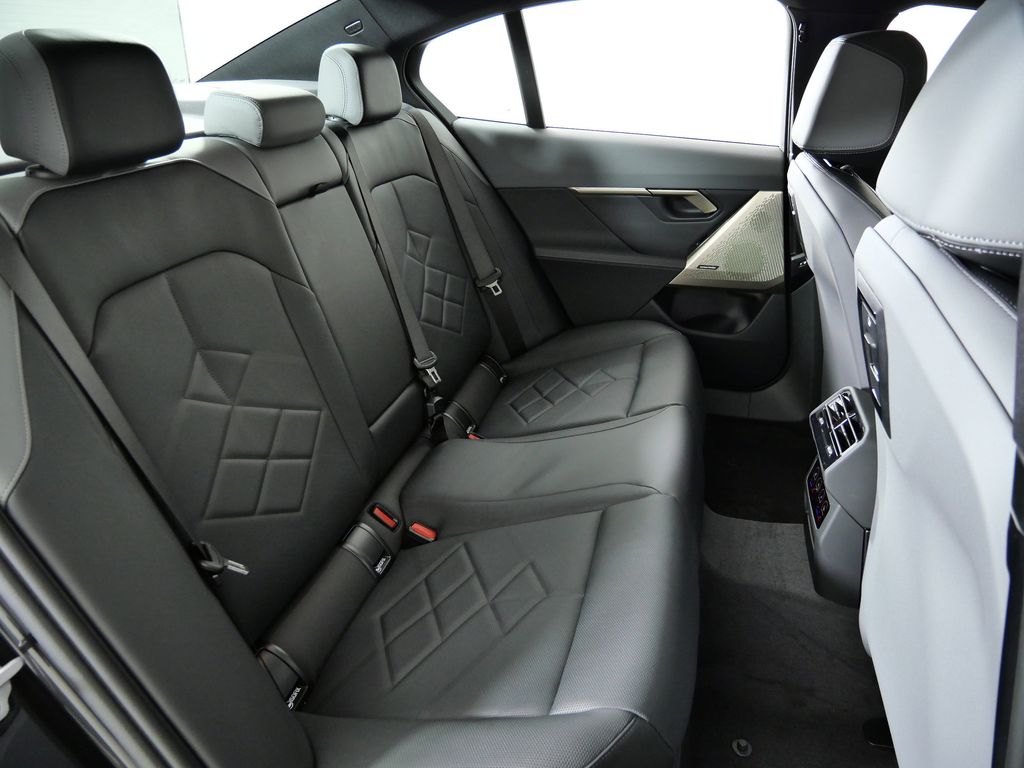 Thumbnail: 2026 BMW 5 Series - 26