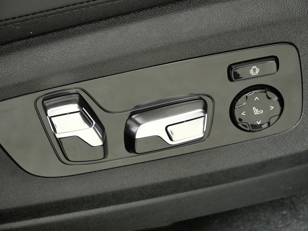 Thumbnail: 2026 BMW X5 - 22