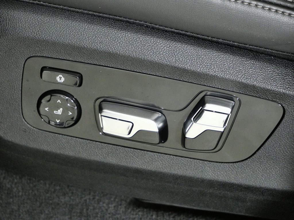 Thumbnail: 2025 BMW X5 - 44