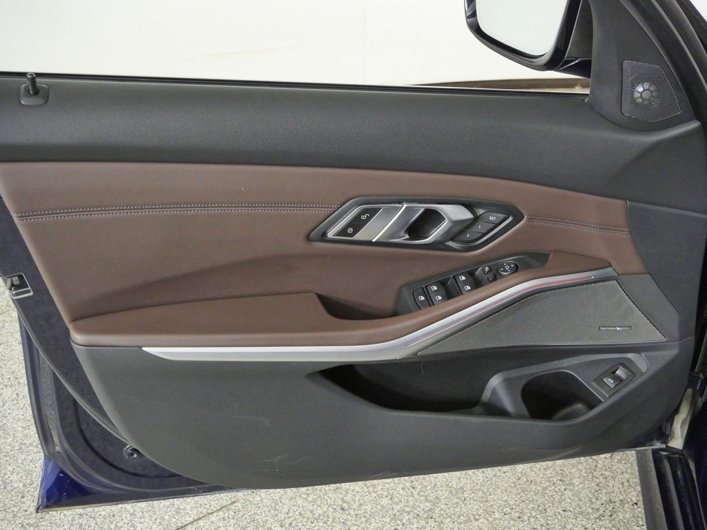 Thumbnail: 2020 BMW 3 Series - 33