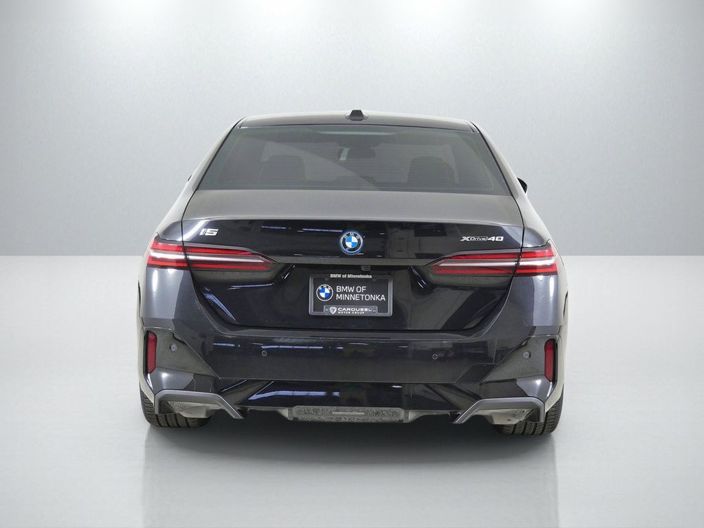 Thumbnail: 2026 BMW i5 - 11