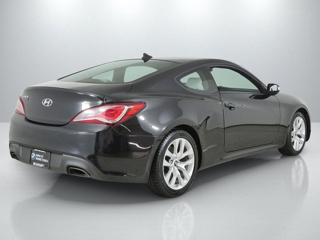 Thumbnail: 2015 Hyundai Genesis - 8