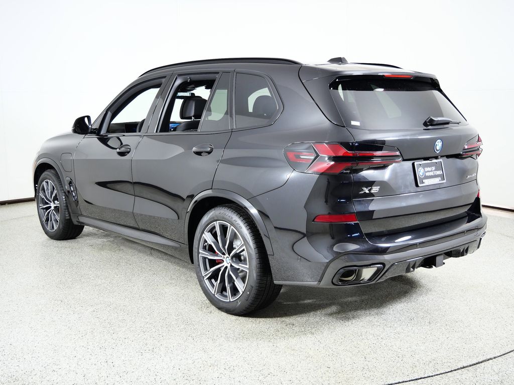 Thumbnail: 2026 BMW X5 - 14