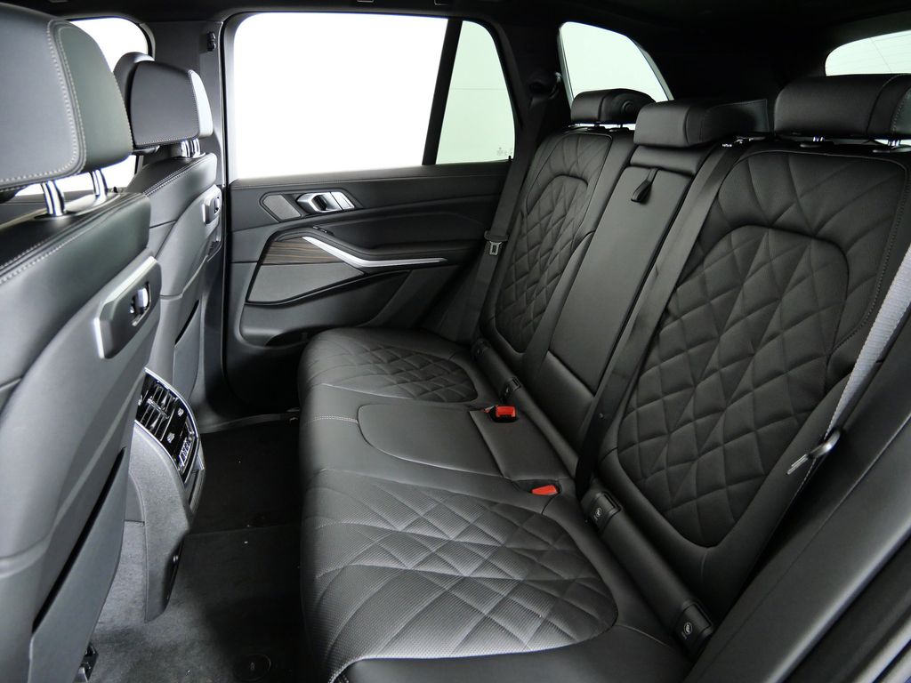 Thumbnail: 2026 BMW X5 - 33