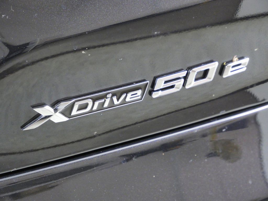 Thumbnail: 2026 BMW X5 - 12