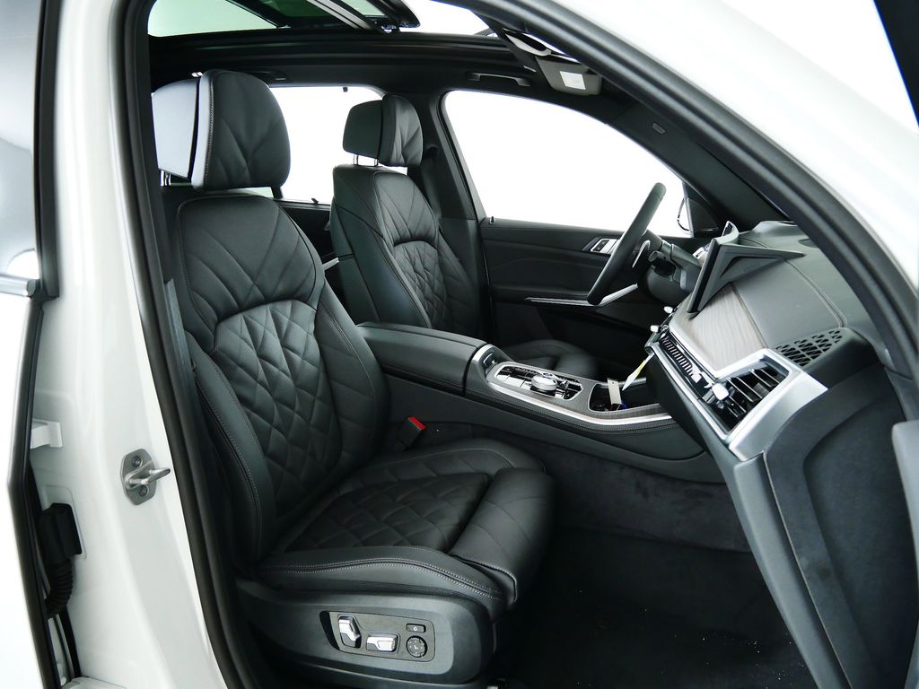 Thumbnail: 2026 BMW X5 - 22