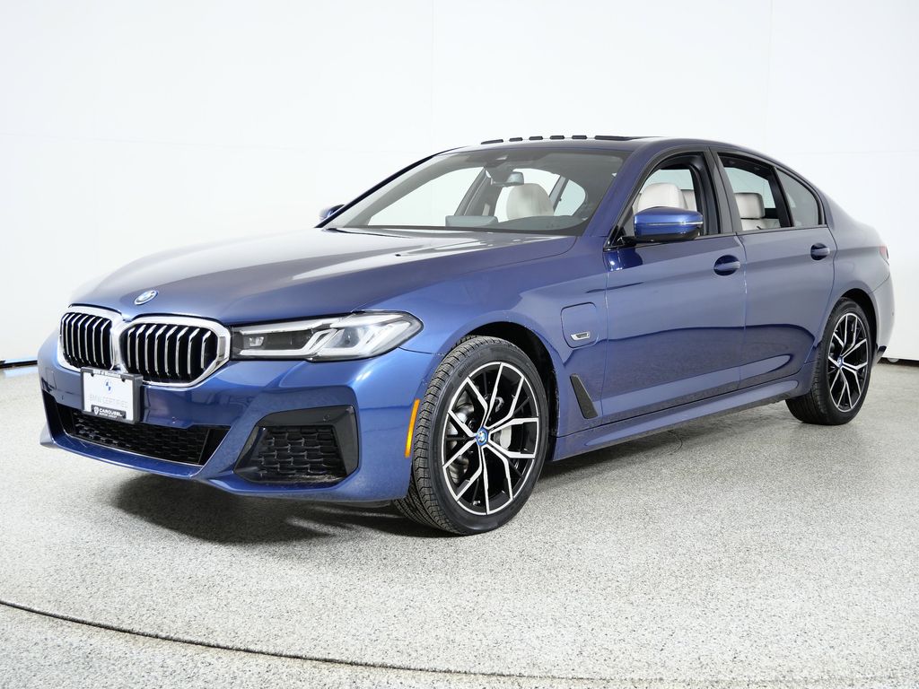 Thumbnail: 2023 BMW 5 Series - 1