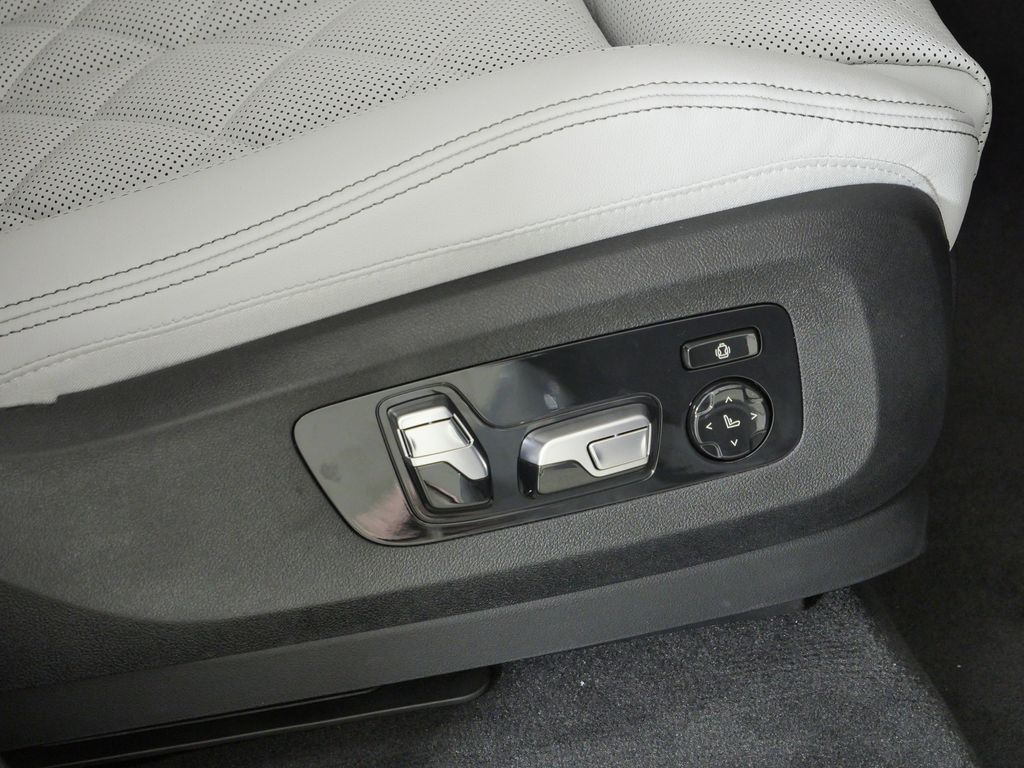 Thumbnail: 2026 BMW X5 - 22