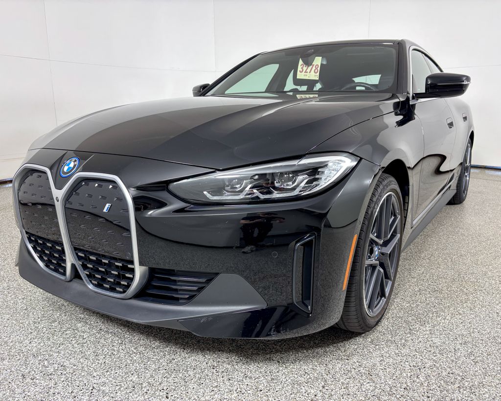 Thumbnail: 2023 BMW i4 - 4