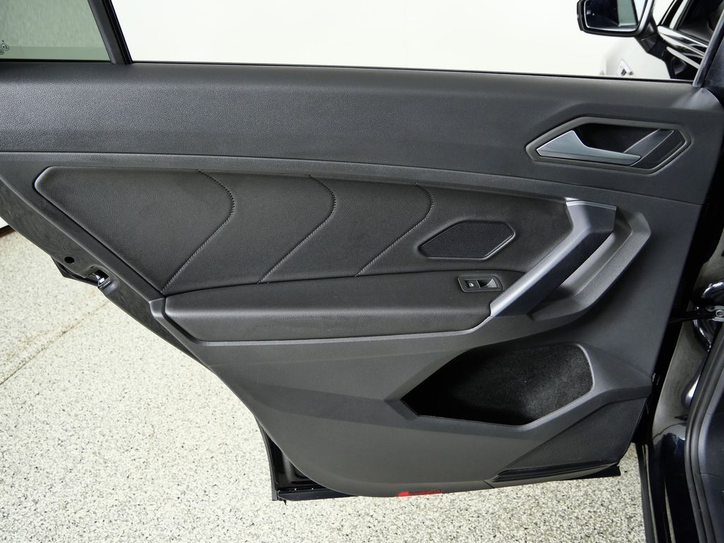 Thumbnail: 2021 Volkswagen Tiguan - 30