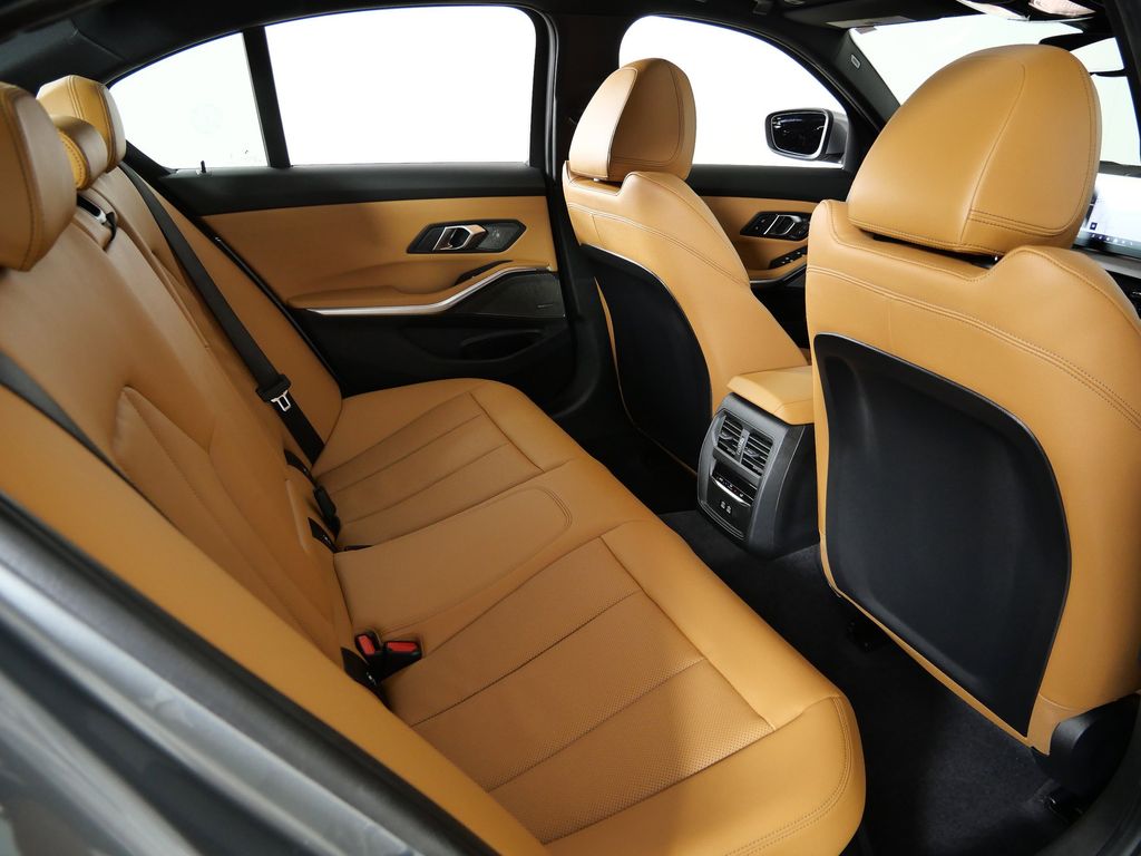 Thumbnail: 2026 BMW 3 Series - 25