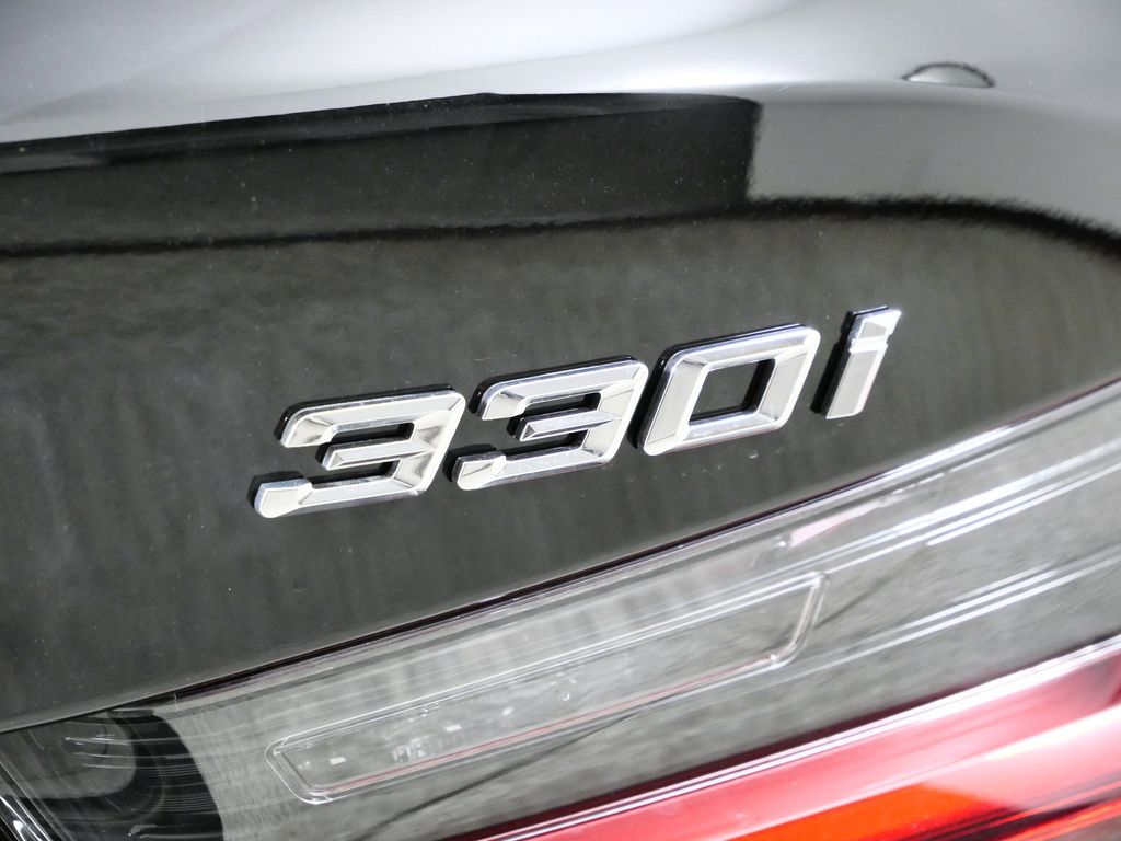 Thumbnail: 2026 BMW 3 Series - 12