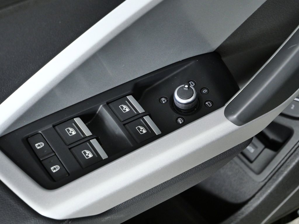 Thumbnail: 2022 Audi Q3 - 37