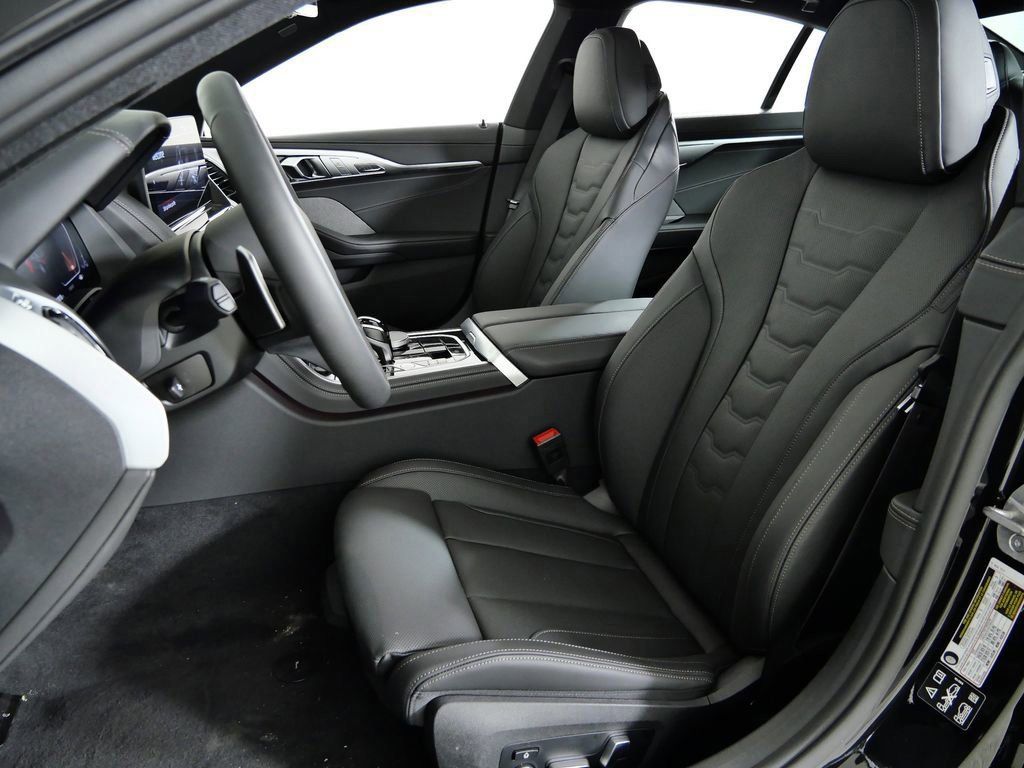 Thumbnail: 2026 BMW 8 Series - 35
