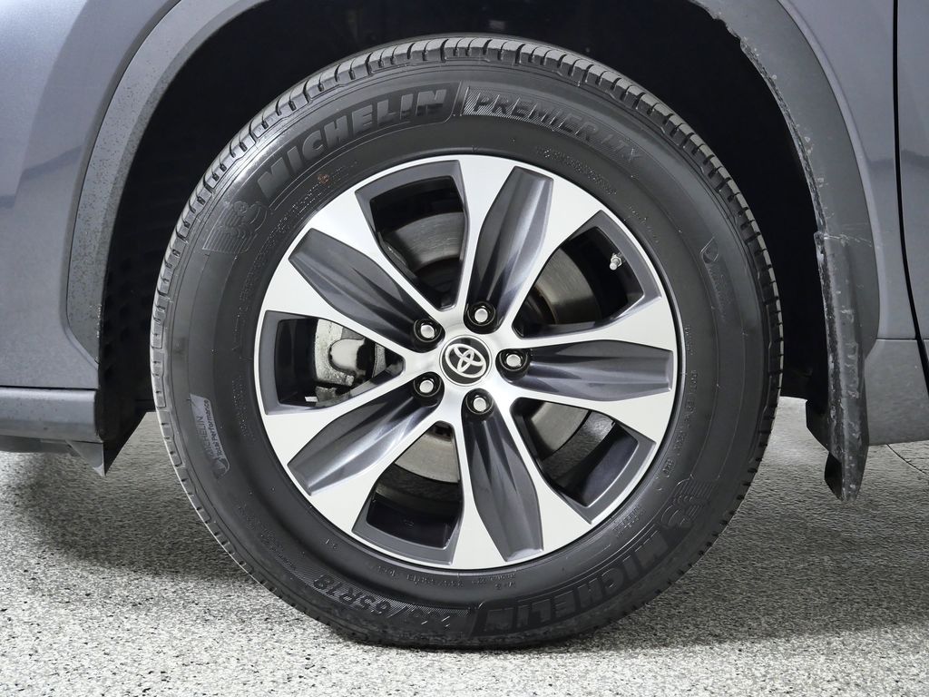 Thumbnail: 2020 Toyota Highlander - 18