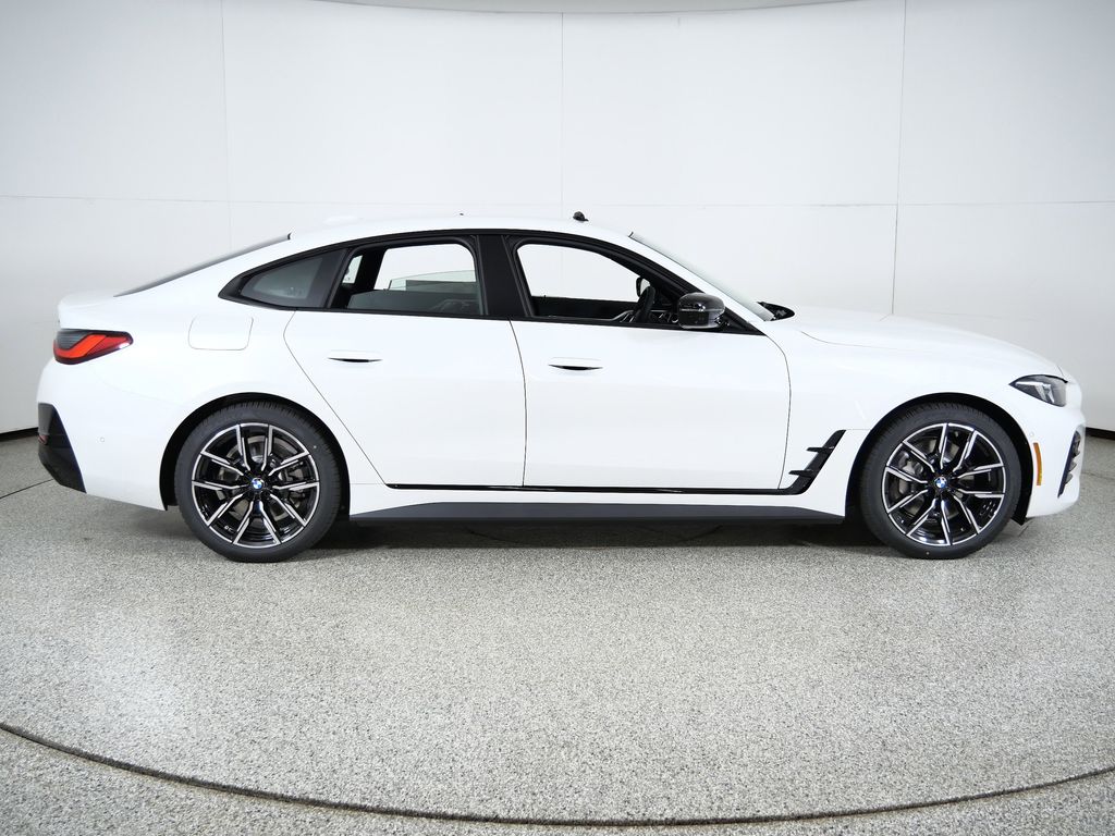 Thumbnail: 2025 BMW i4 - 8