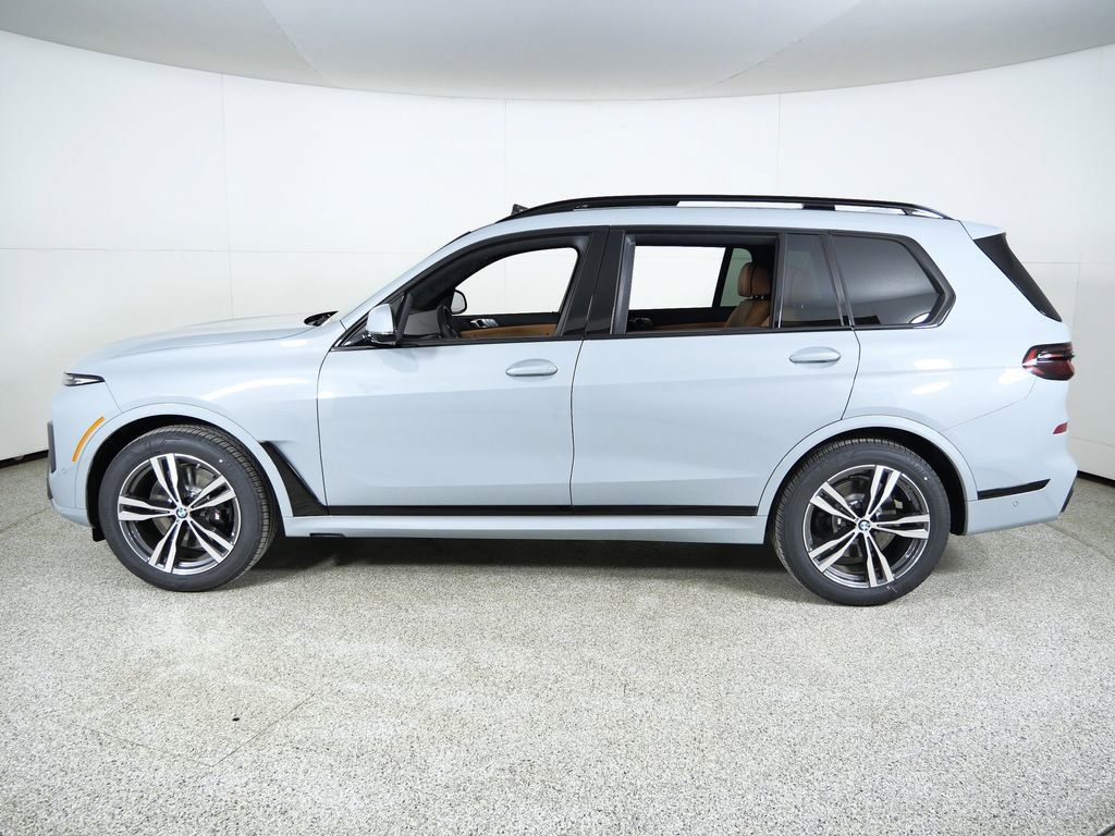 Thumbnail: 2026 BMW X7 - 17