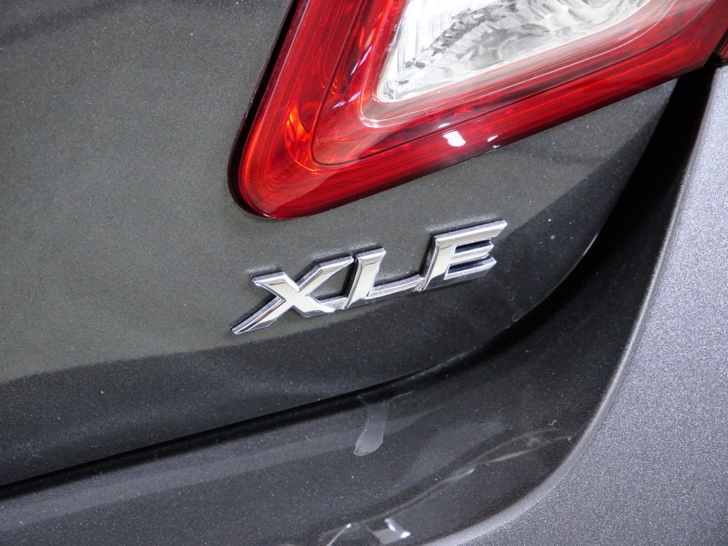 Thumbnail: 2011 Toyota Camry - 13