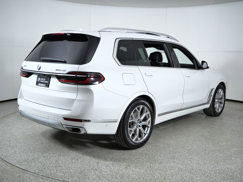 Thumbnail: 2024 BMW X7 - 11