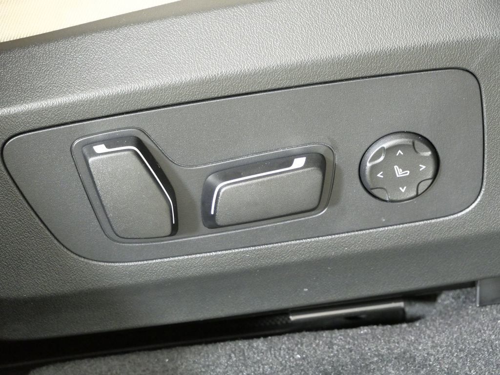 Thumbnail: 2026 BMW X3 - 25