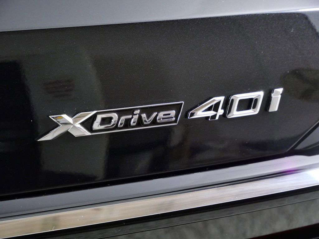 Thumbnail: 2026 BMW X7 - 13
