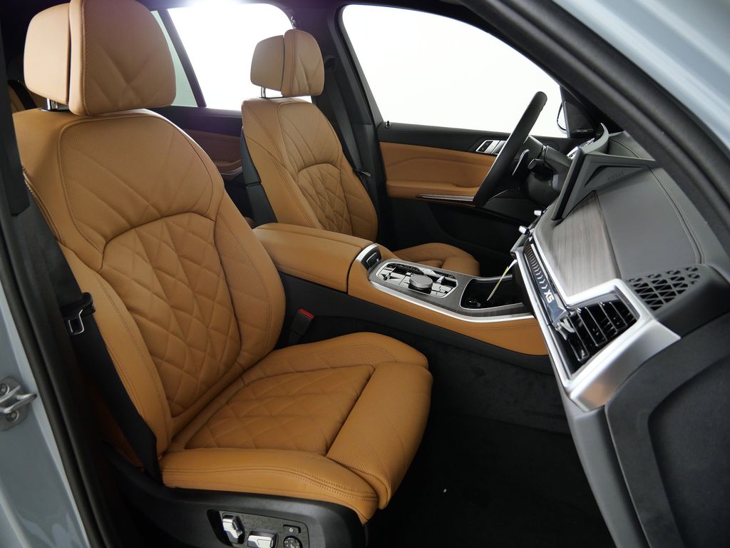 Thumbnail: 2026 BMW X5 - 21