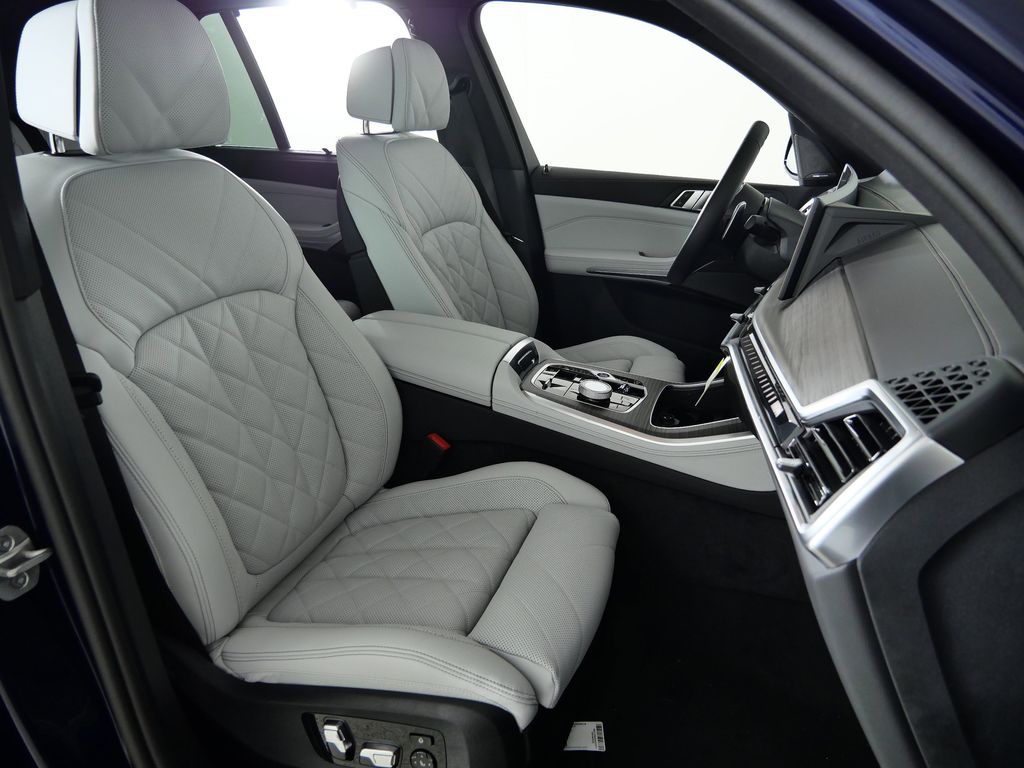 Thumbnail: 2026 BMW X5 - 21