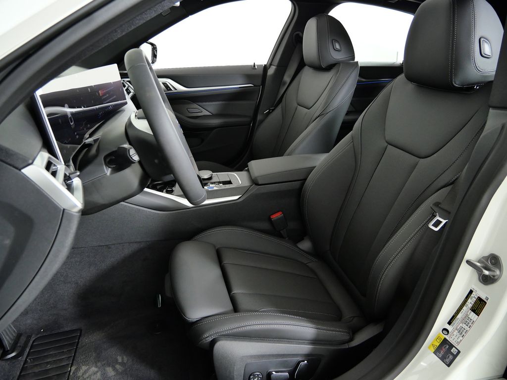 Thumbnail: 2026 BMW i4 - 34