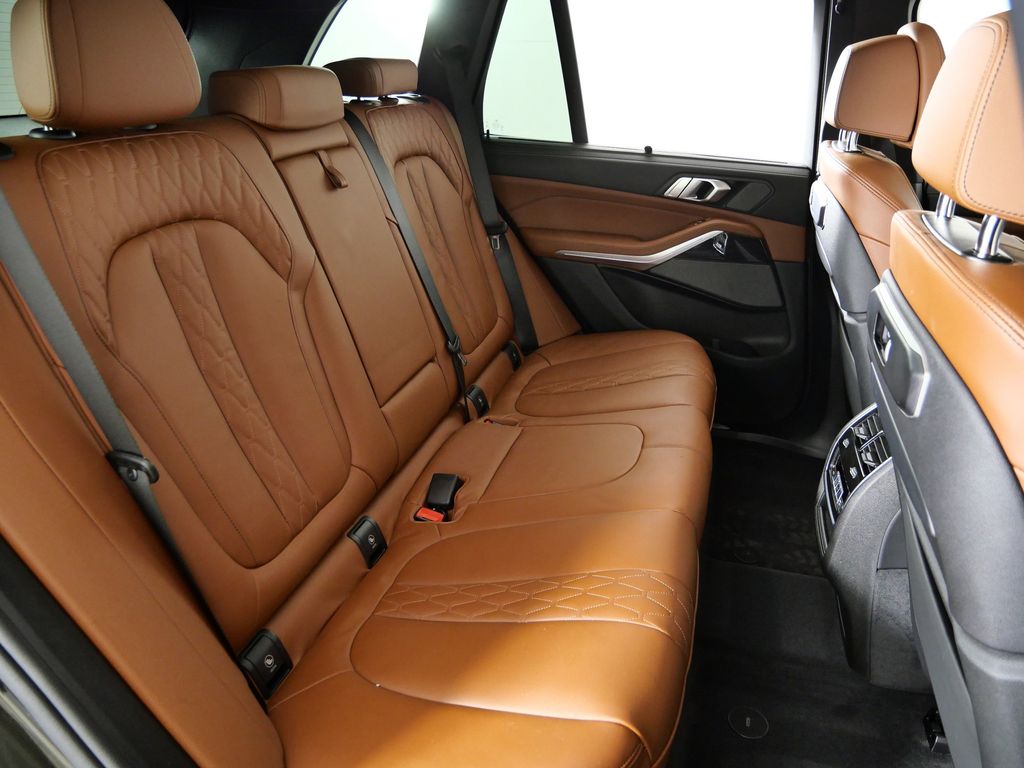 Thumbnail: 2025 BMW X5 - 32