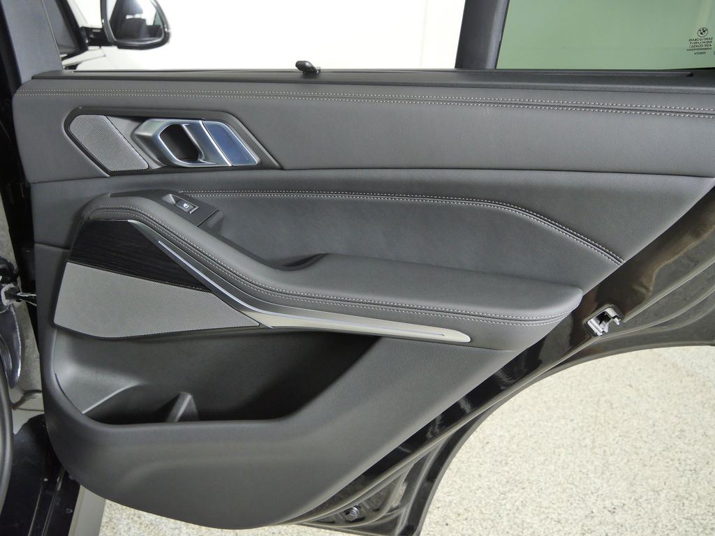 Thumbnail: 2026 BMW X5 - 25