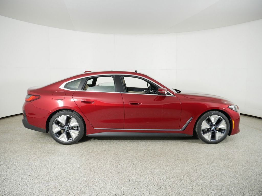 Thumbnail: 2025 BMW i4 - 9