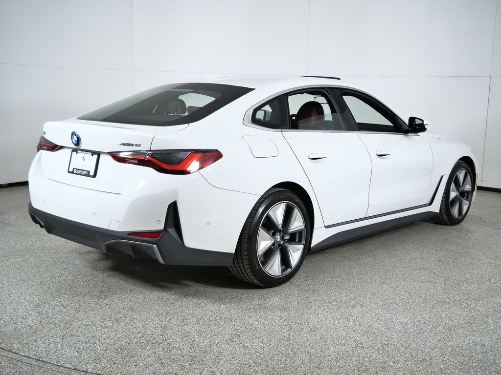 Thumbnail: 2025 BMW i4 - 11