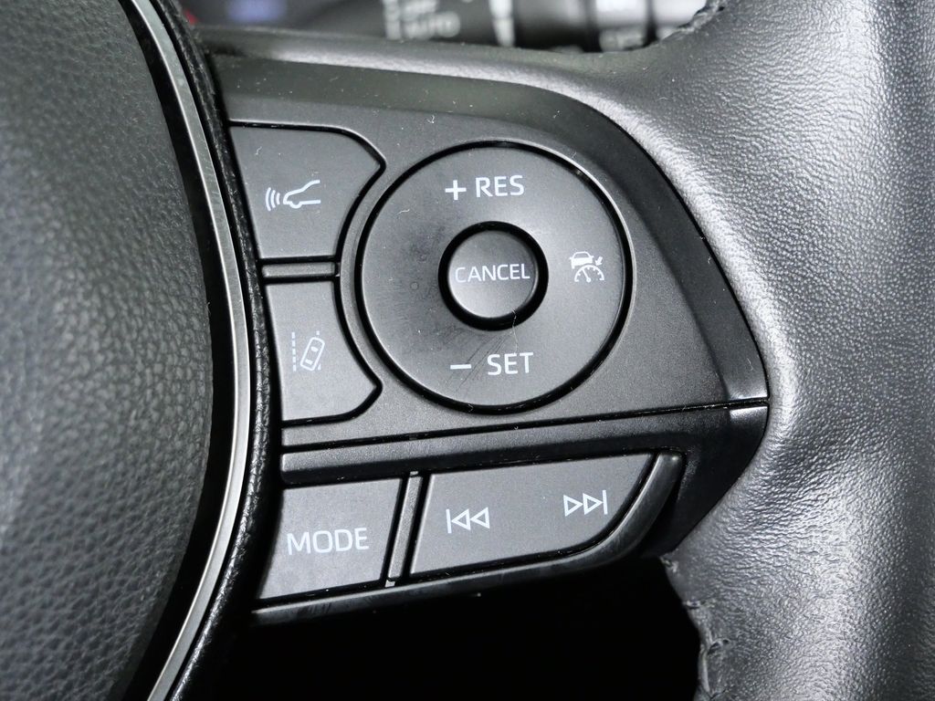 Thumbnail: 2021 Toyota RAV4 - 38