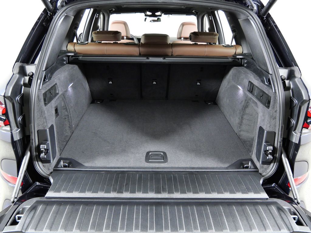 Thumbnail: 2026 BMW X5 - 28