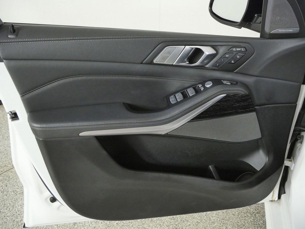 Thumbnail: 2022 BMW X7 - 35