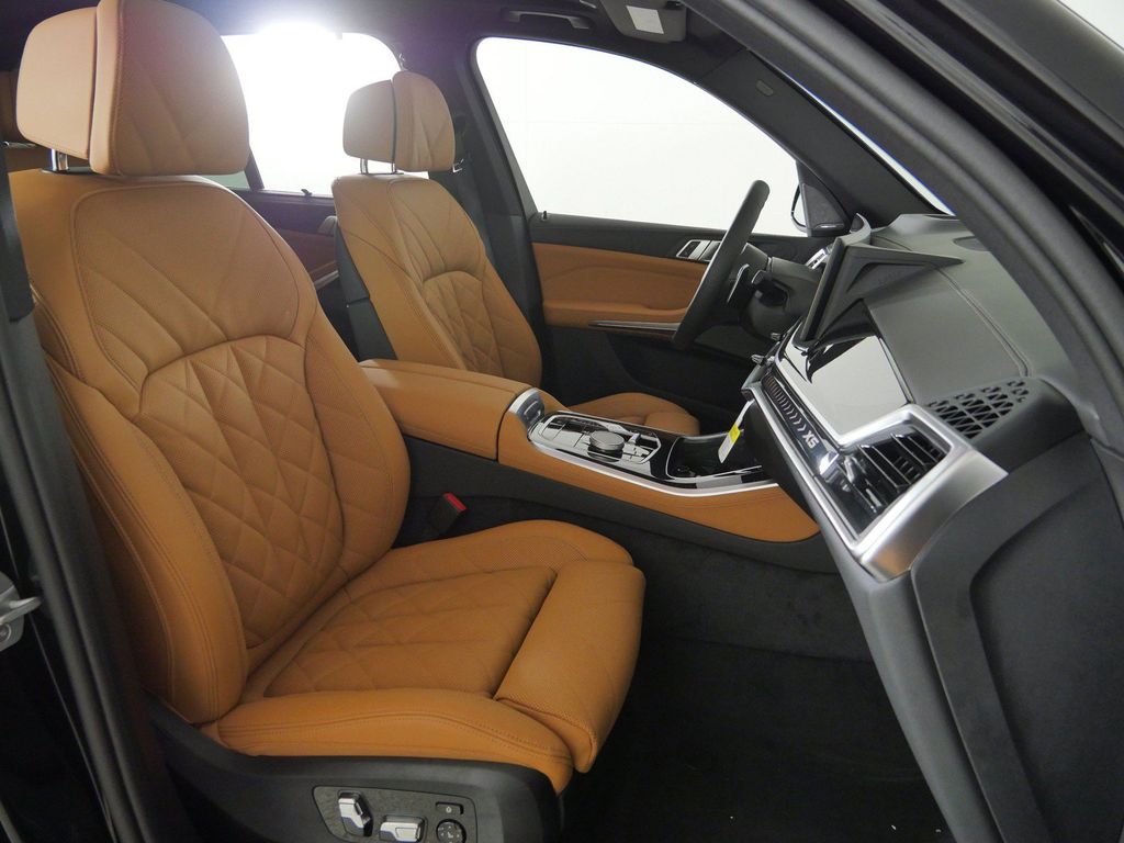 Thumbnail: 2026 BMW X5 - 21