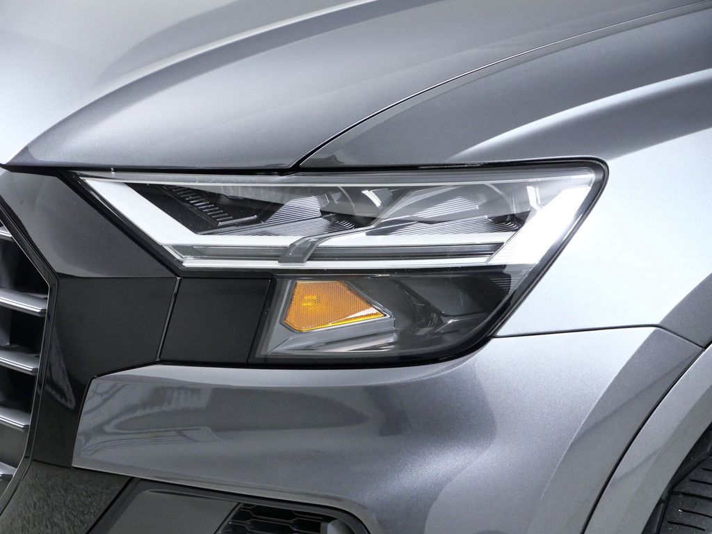 Thumbnail: 2020 Audi Q8 - 4